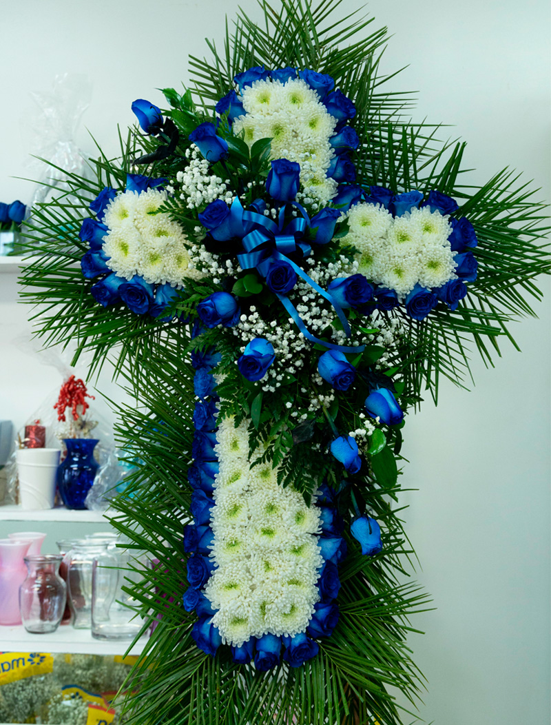 Arreglo Floral para Funeral, Funeral Cross. Kenia Flower Hialeah