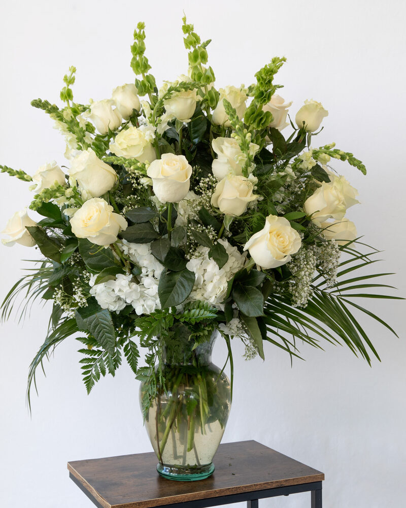 Floral arrangement "Sincere Condolences" (40)