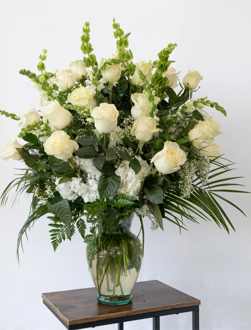 Floral arrangement "Sincere Condolences" (40)