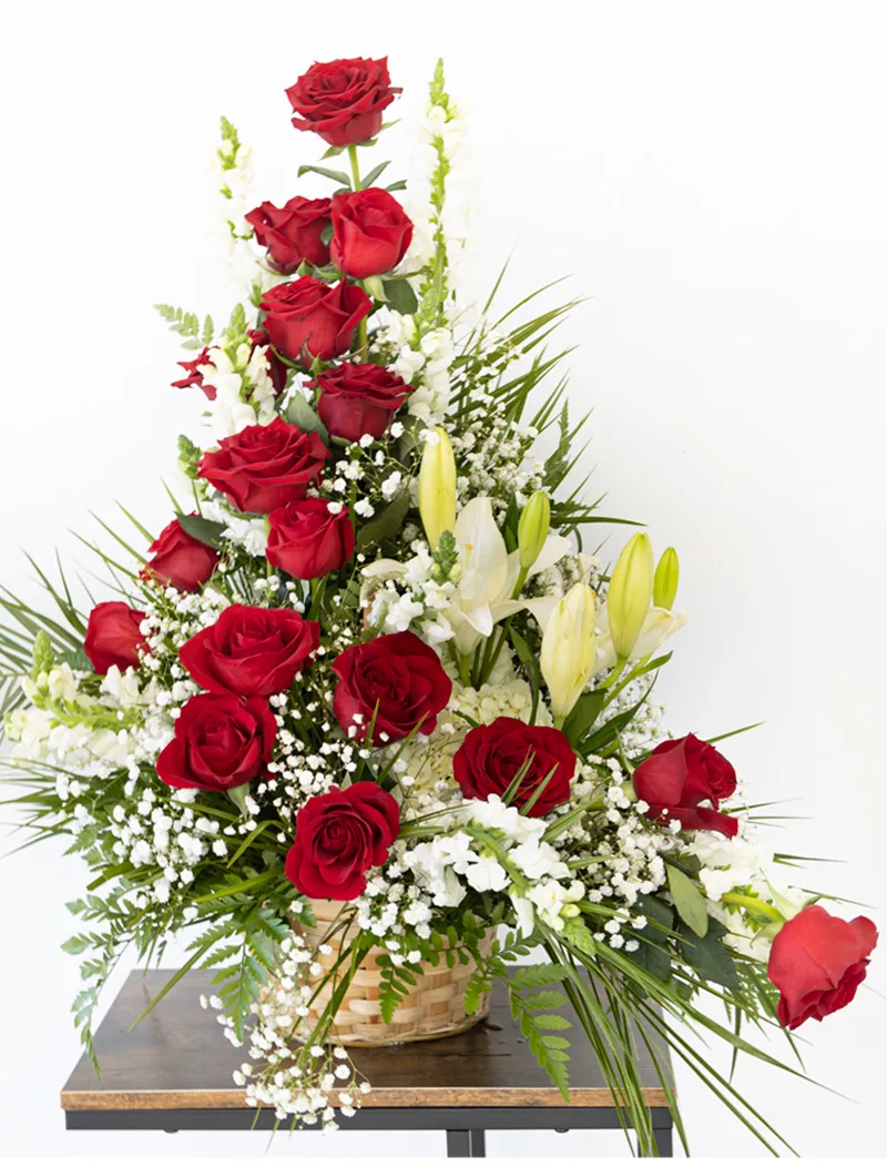 The "Philadelphia" floral arrangement. 24 Red Roses