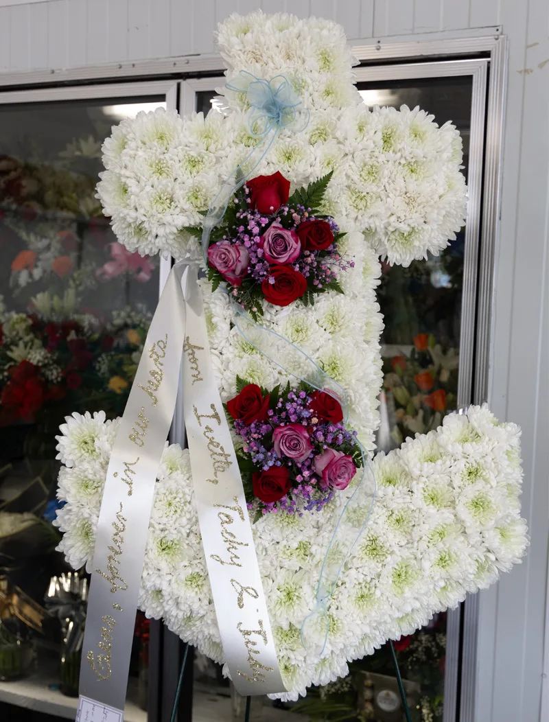 Flower Anchor, Cemetery Flower, Funeral Flowers (1022)