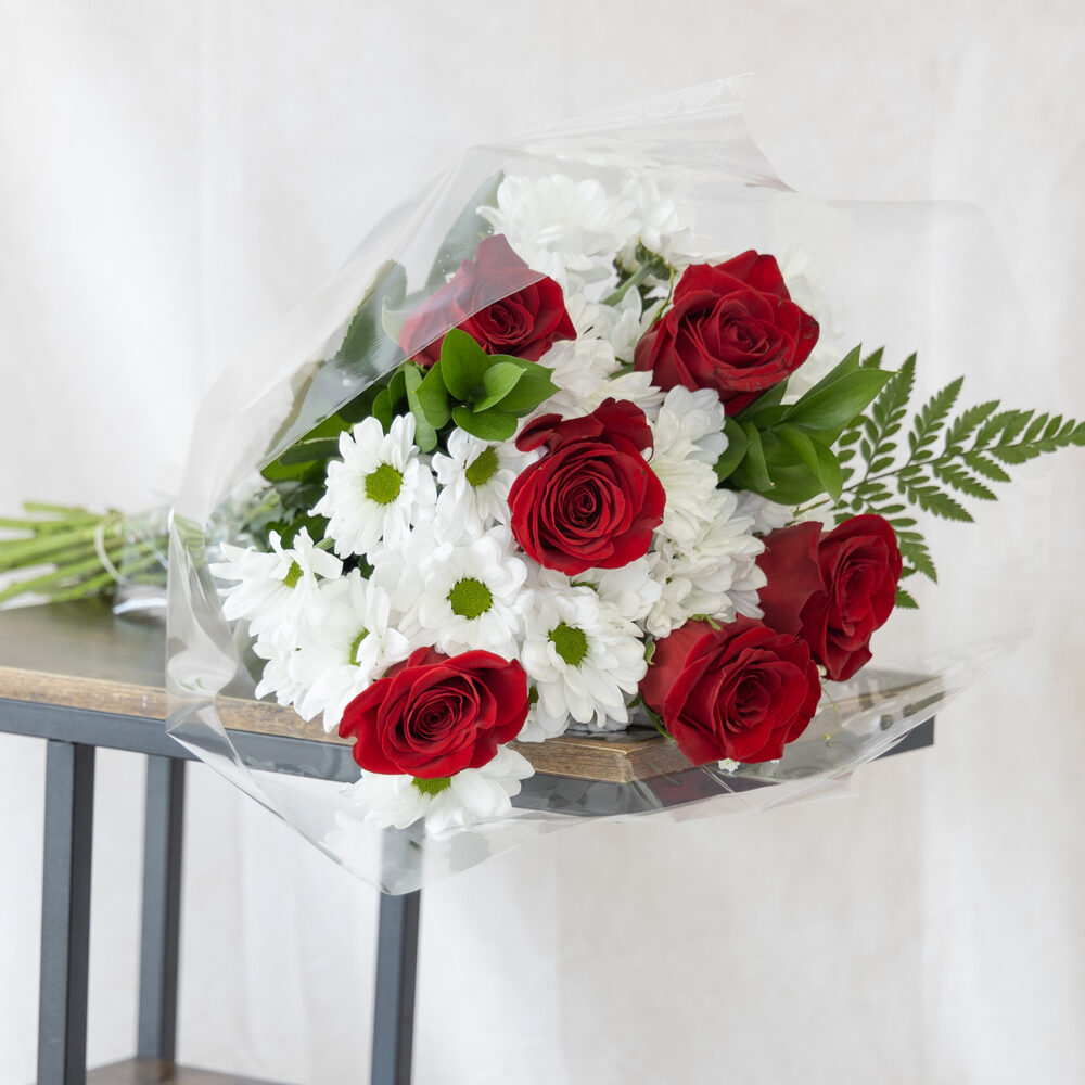 Mix bouquet White - Red Flowers
